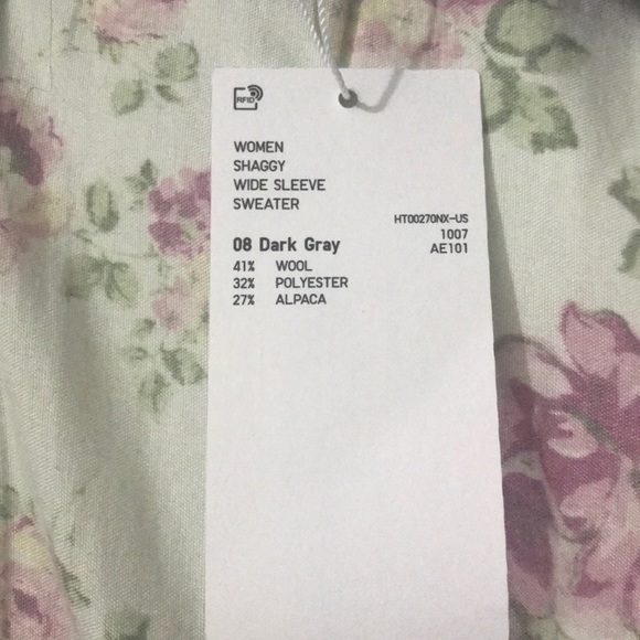 Uniqlo | Shaggy Wide Sleeve Sweater - Picture 6 of 6